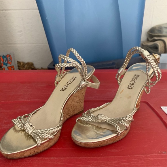 Shoes - Picture 2 of 3